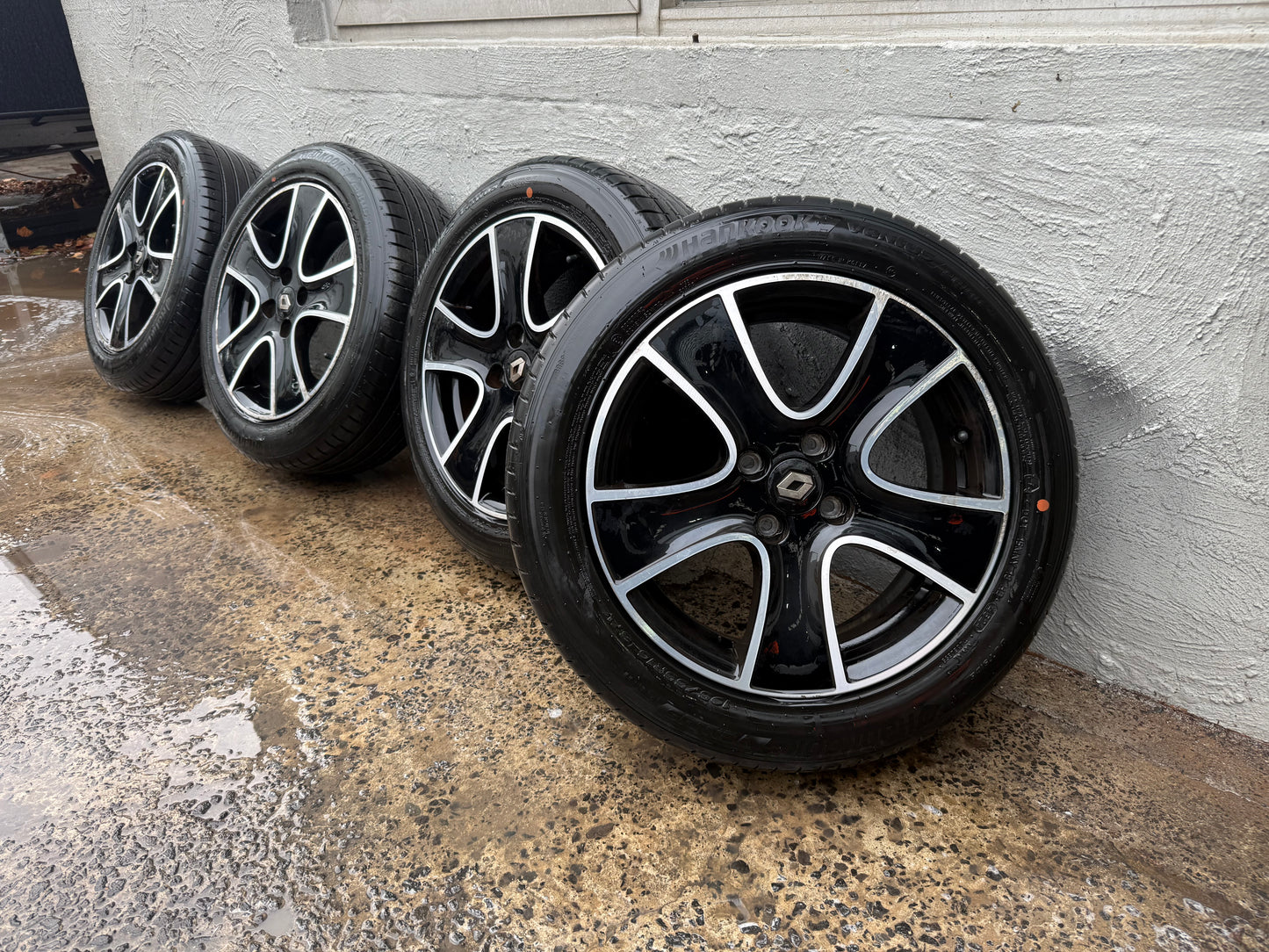 Renault Clio 4 Stud 16” Alloy Wheels with Like New Tyres