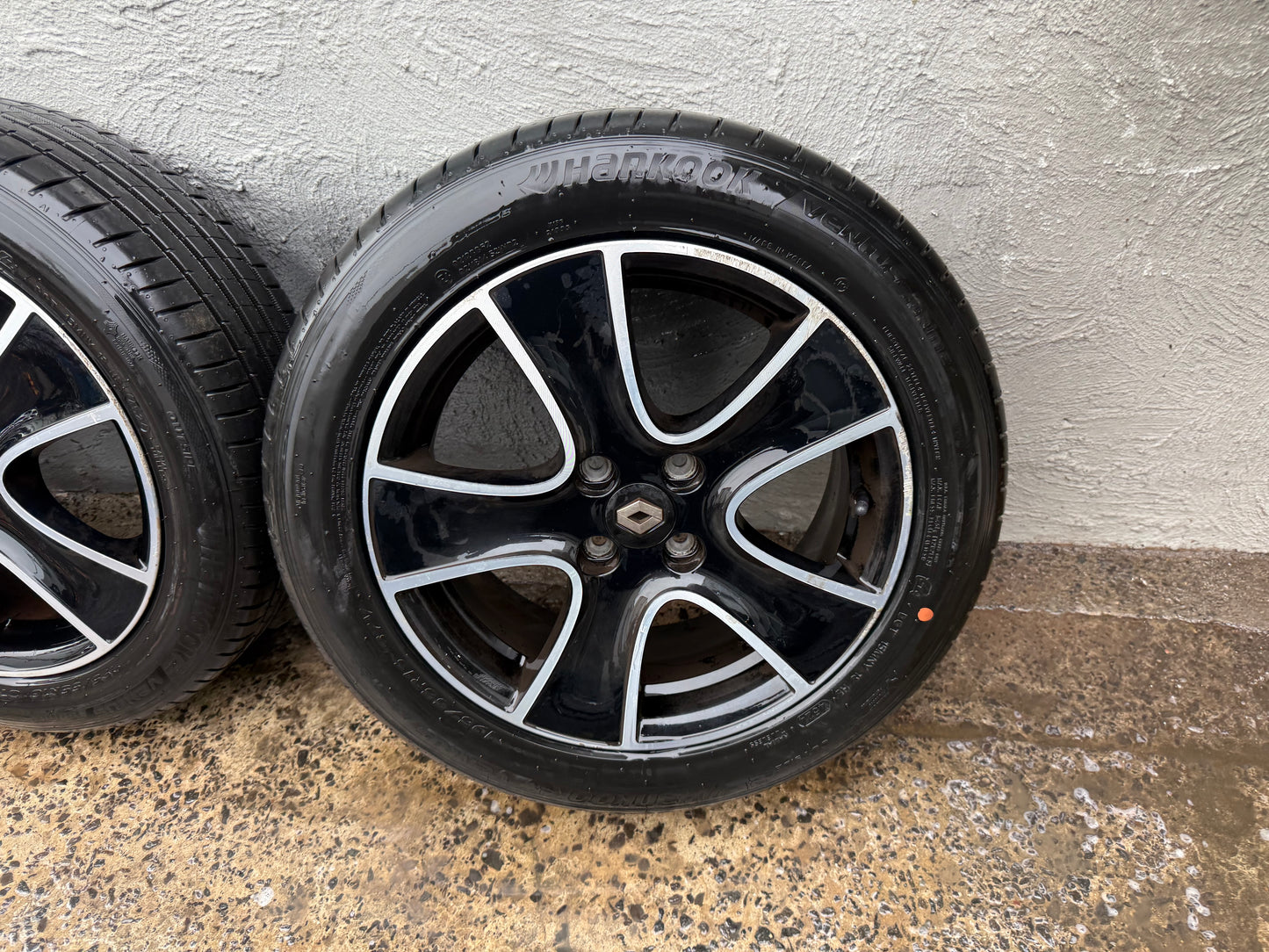 Renault Clio 4 Stud 16” Alloy Wheels with Like New Tyres
