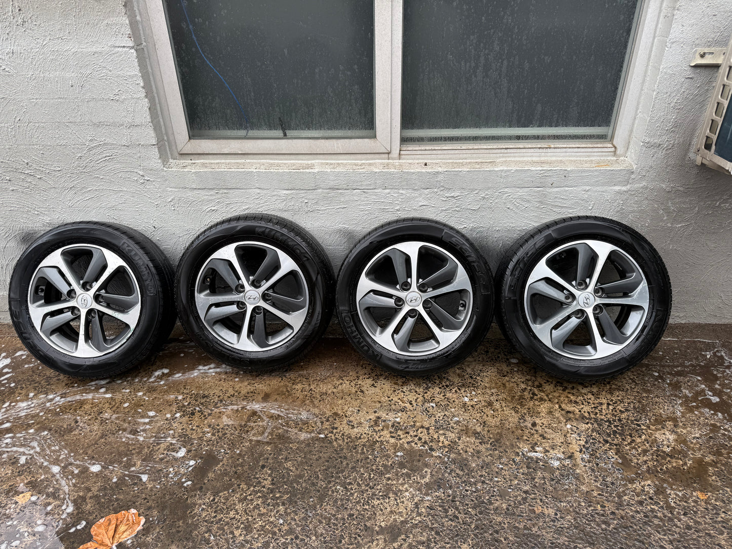 Hyundai i30 16” Alloy Wheels with Tyre
