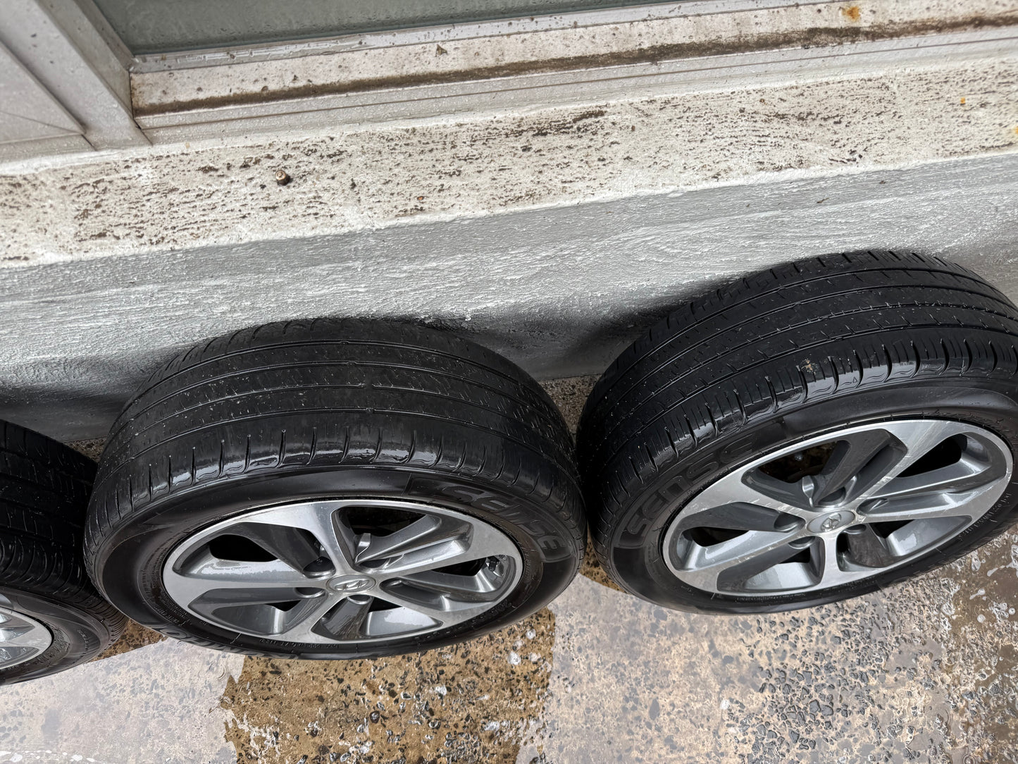 Hyundai i30 16” Alloy Wheels with Tyre
