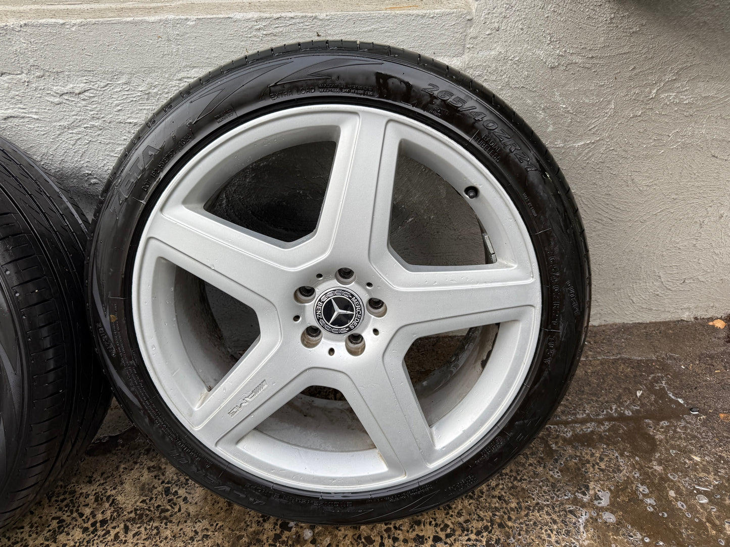 Mercedes ML350 W251 21” Alloy Wheels with Very Good Tyres
