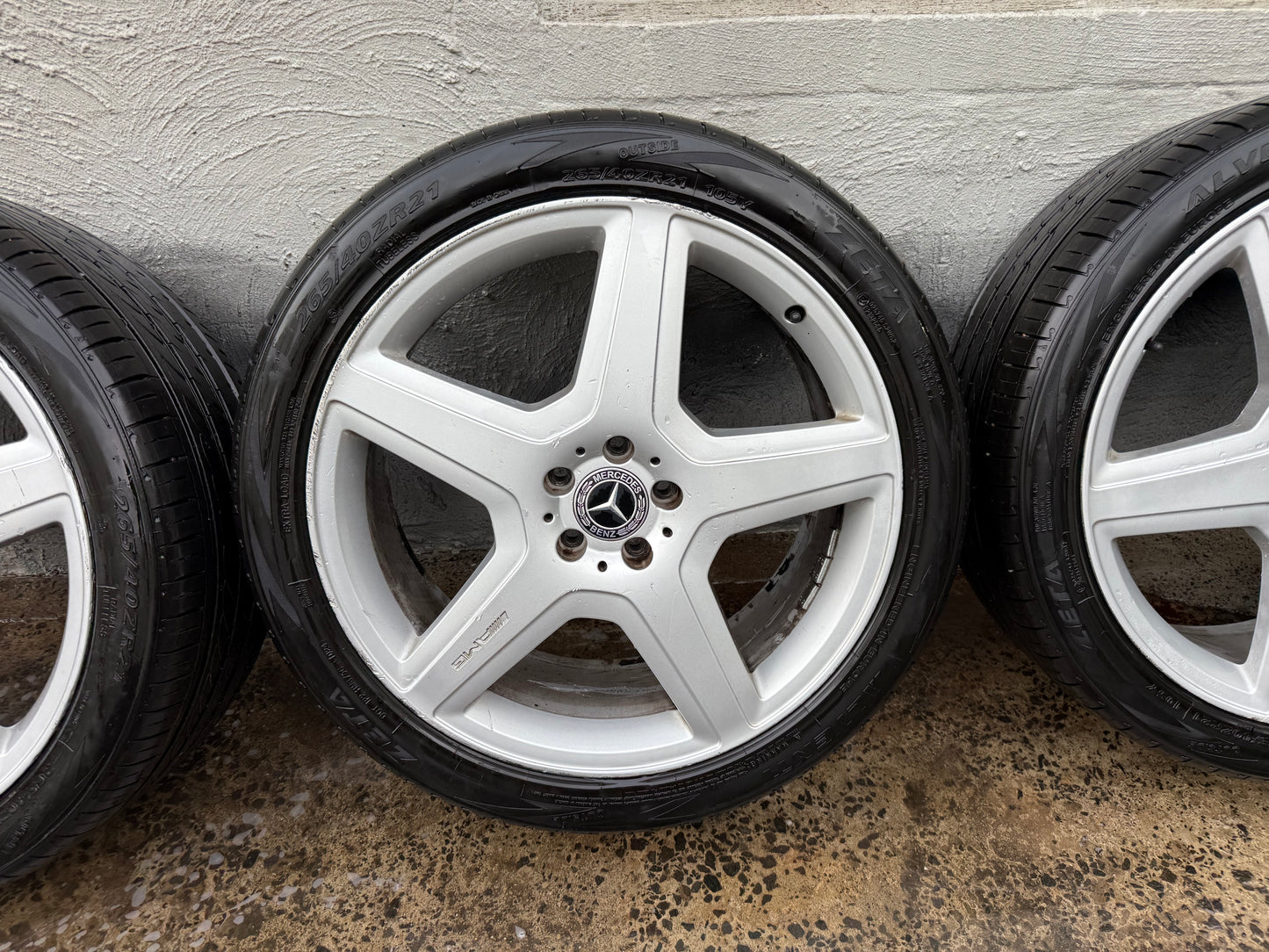 Mercedes ML350 W251 21” Alloy Wheels with Very Good Tyres