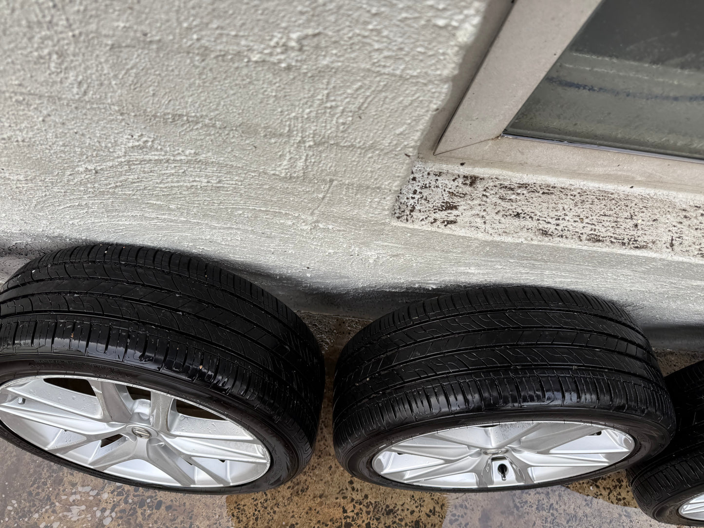 Lexus CT200 17” Alloy Wheels with Excellent Tyres