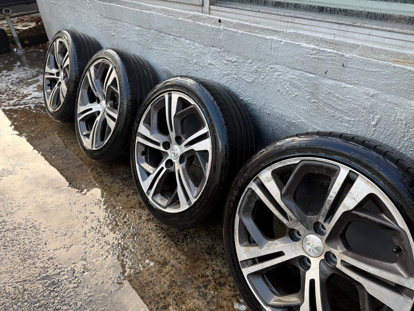 Peugeot 208 17” Alloy Wheels with Good Tyres