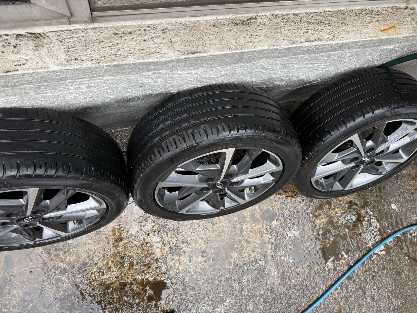 Hyundai i30 17” Alloy Wheels with Good Tyres