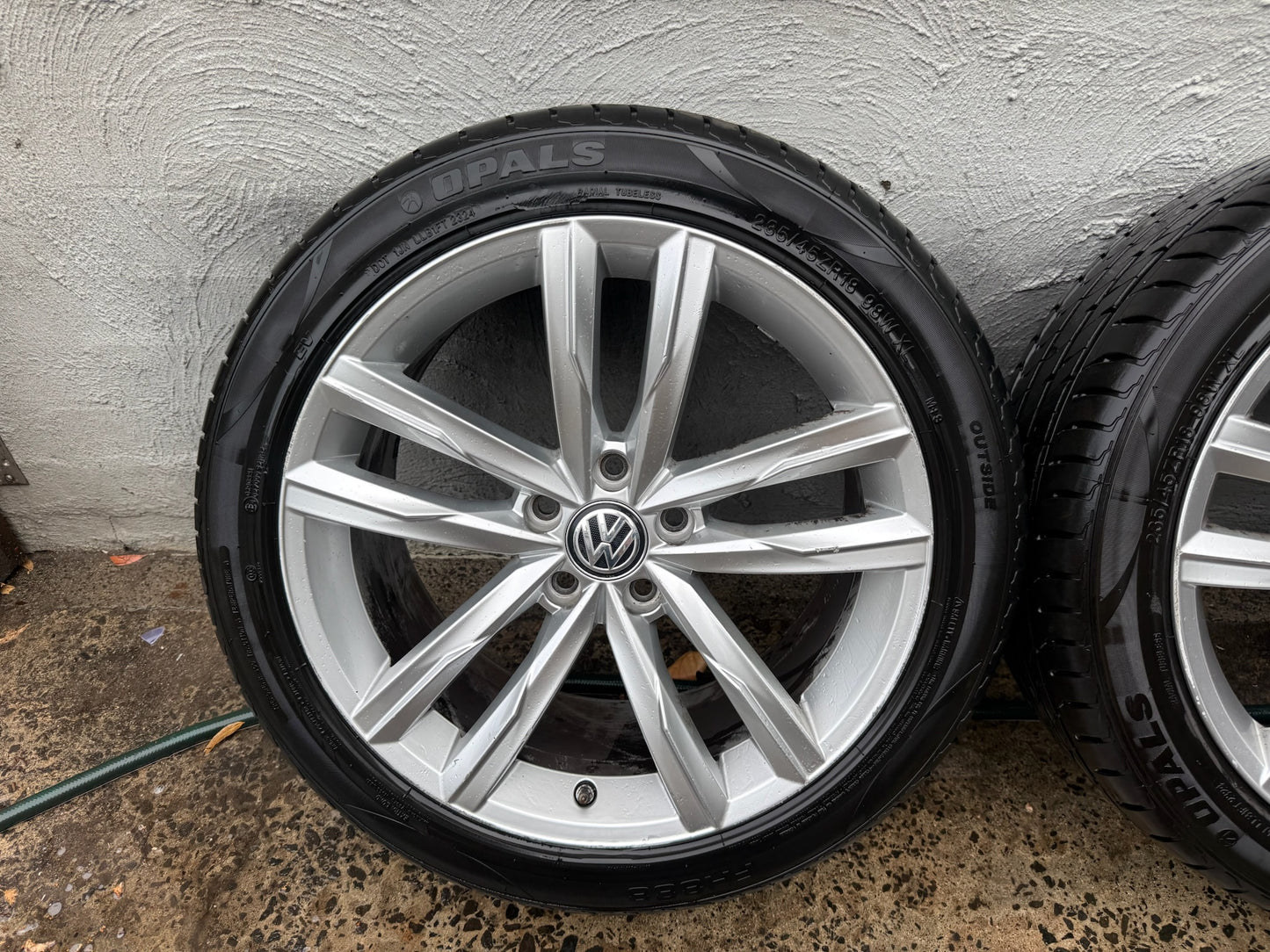 Volkswagen Passat 18” Alloy Wheels with Excellent Tyres