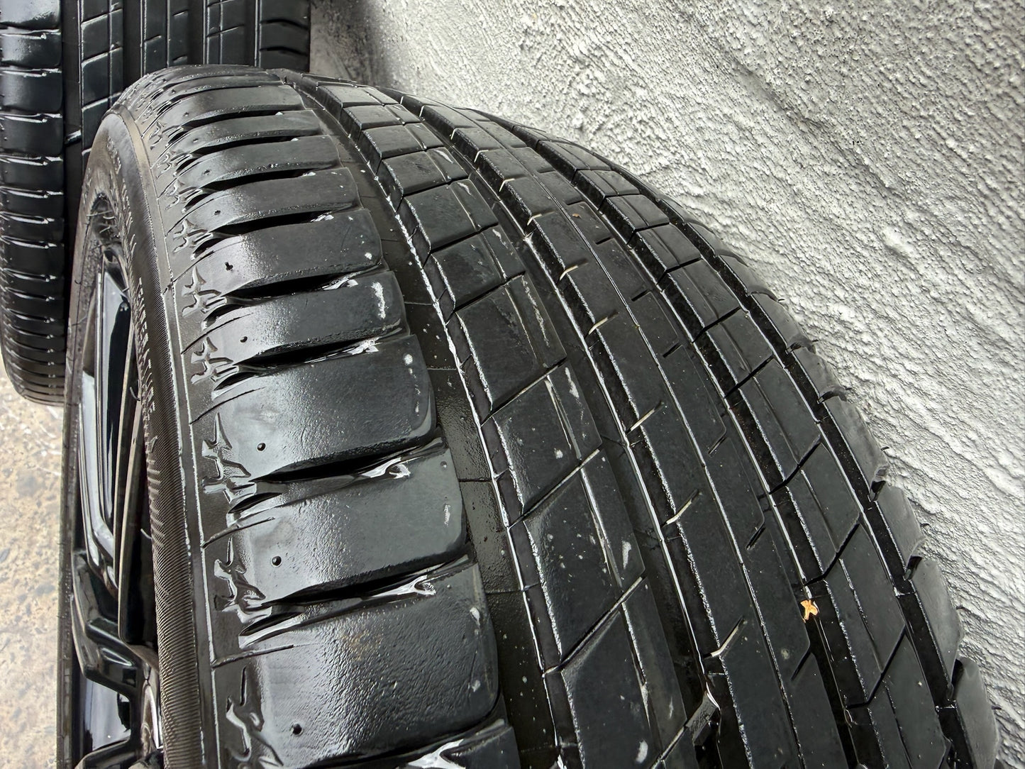 Land Rover Range Rover Evoque 20” Alloy Wheels with Excellent Tyres