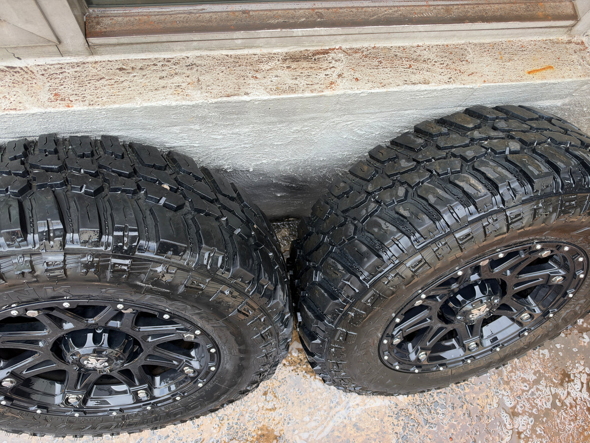 CSA Black Alloy Wheels on 32" Mud Tyres