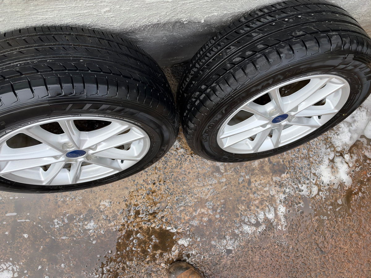 Ford Focus 16” Alloy Wheels with Excellent Toyo Tyres