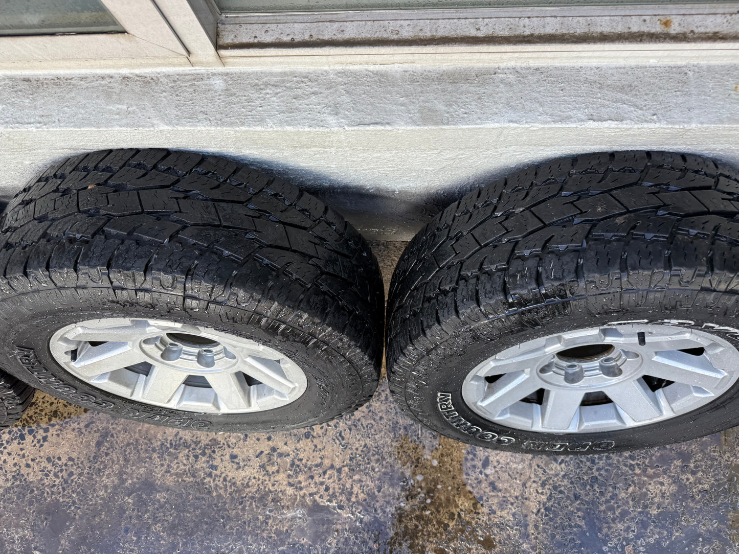 Toyota FJ Cruiser 17” Alloy Wheels with Excellent Tyres