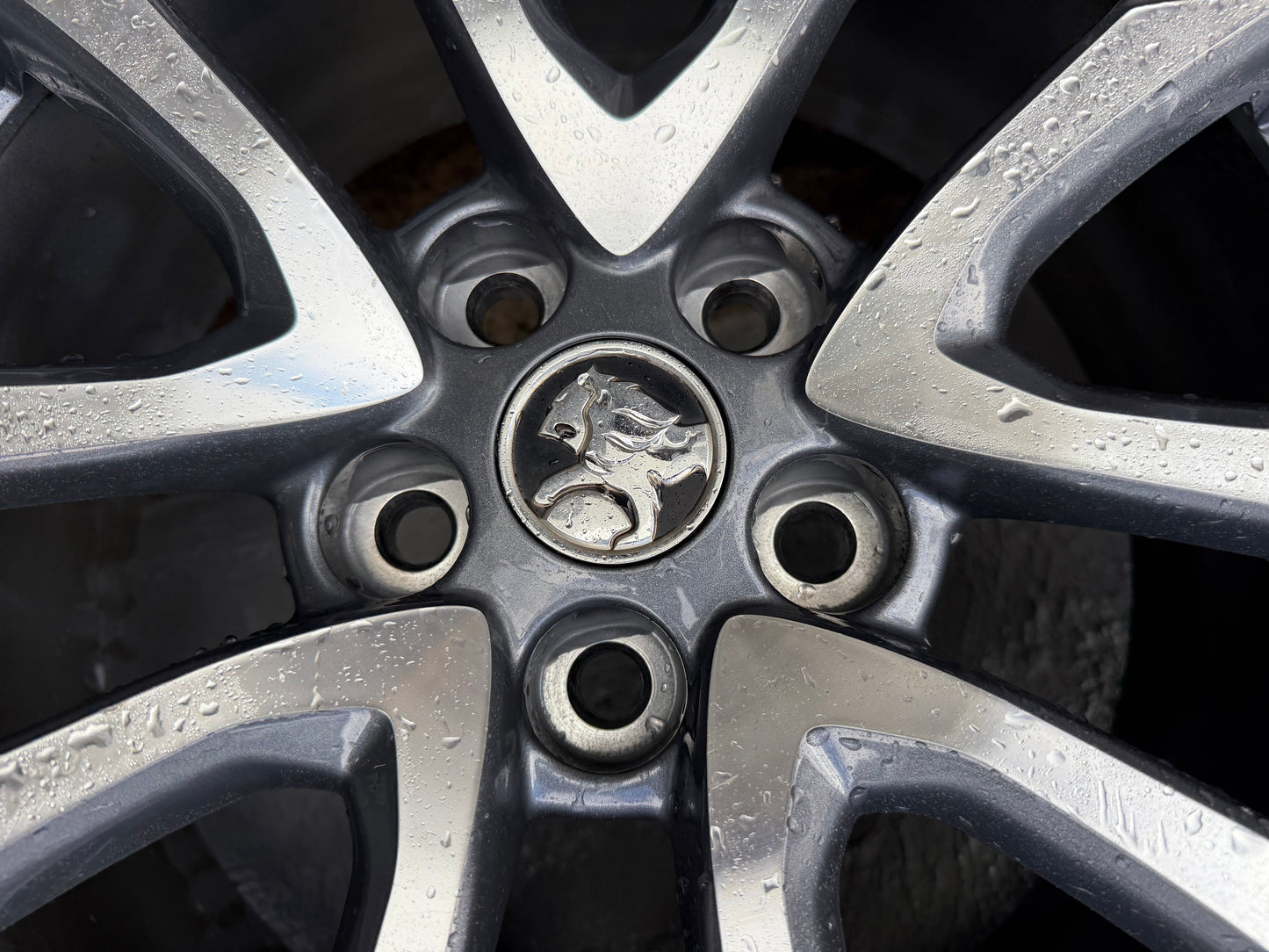 Holden Commodore SS 19” Alloy Wheels with Good Tyres