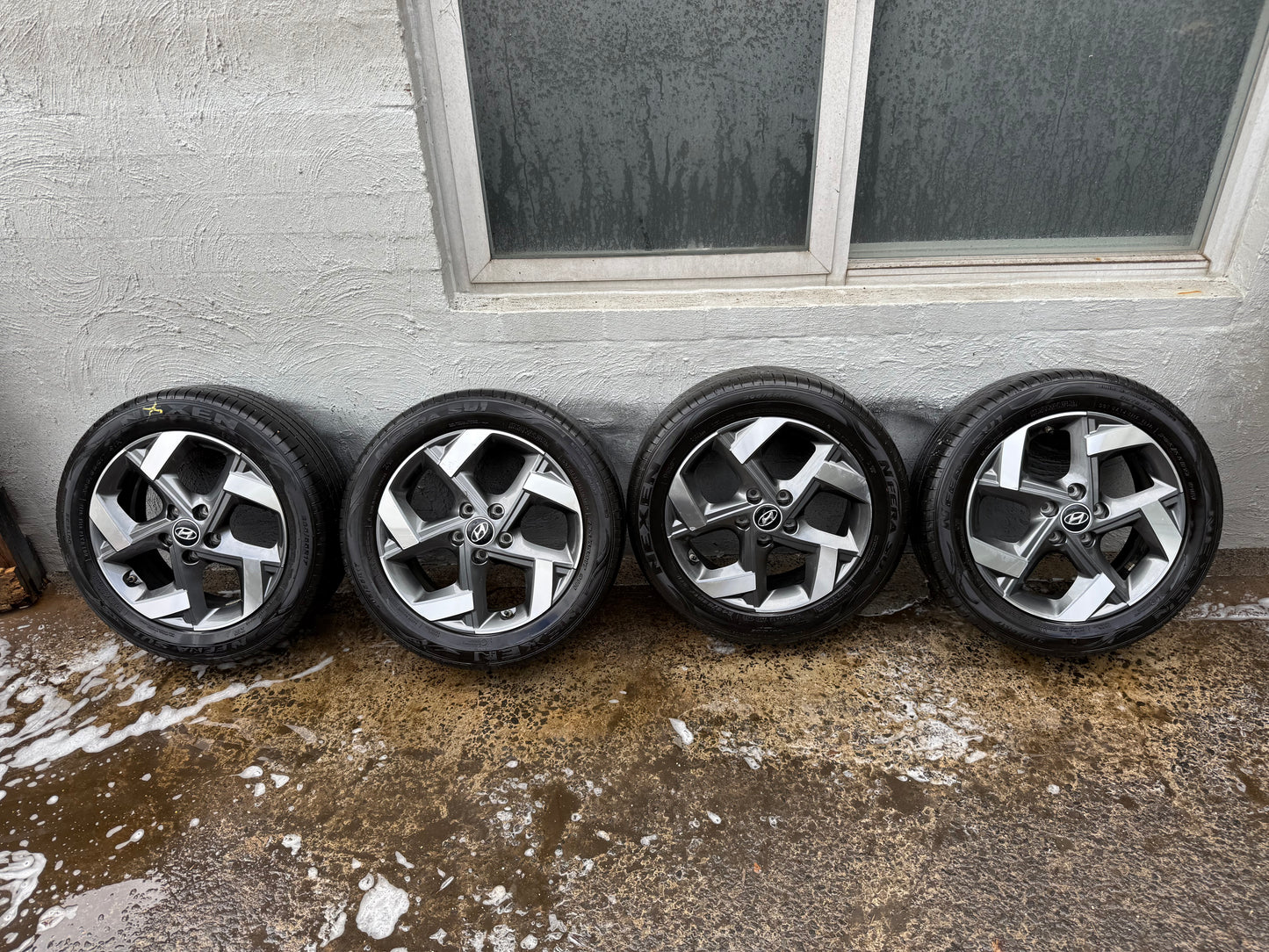 Hyundai Venue 17” Alloy Wheels with Good Tyres