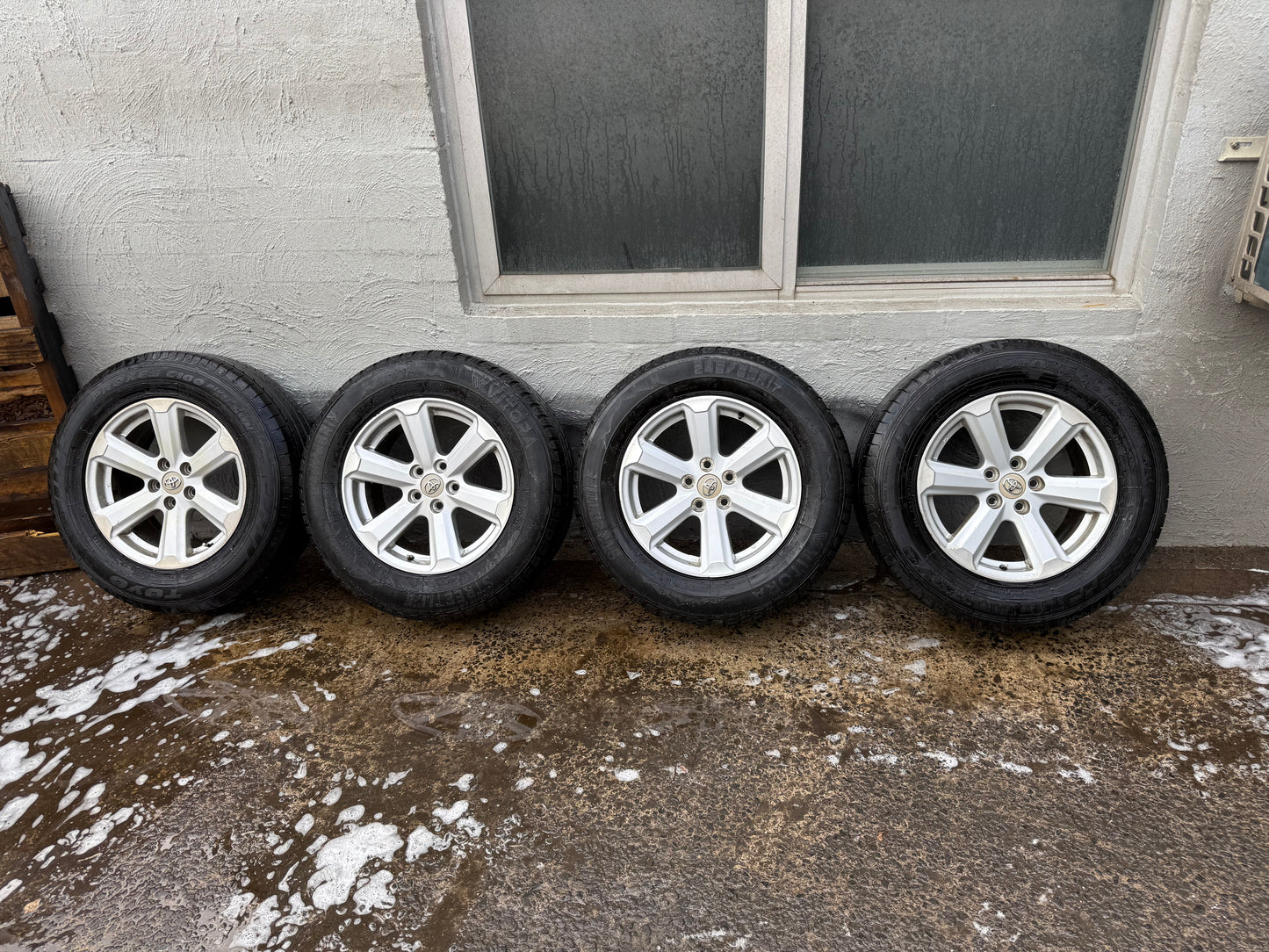Toyota Kluger 17” Alloy Wheels with Very Good Tyres