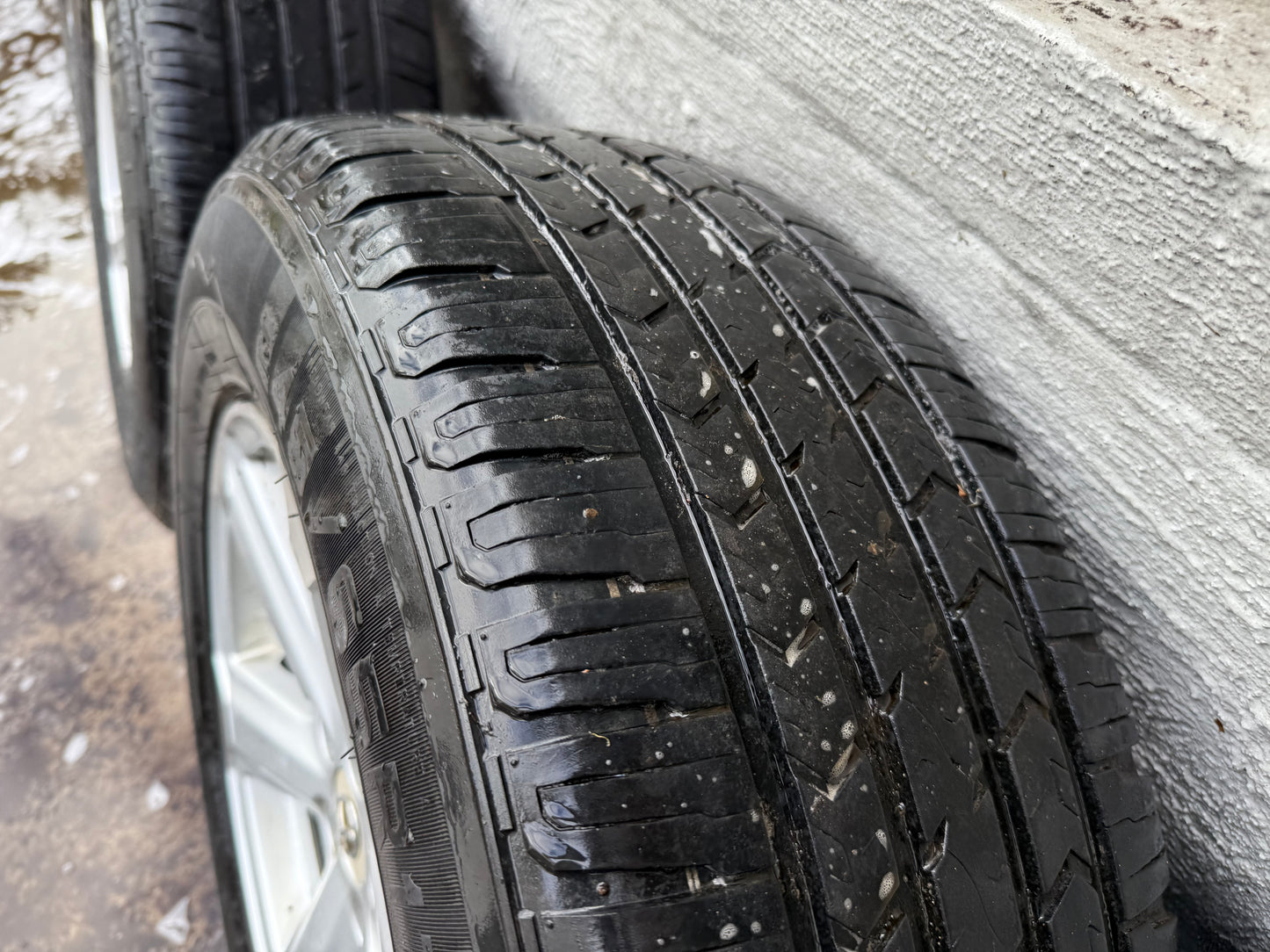 Toyota Kluger 17” Alloy Wheels with Very Good Tyres