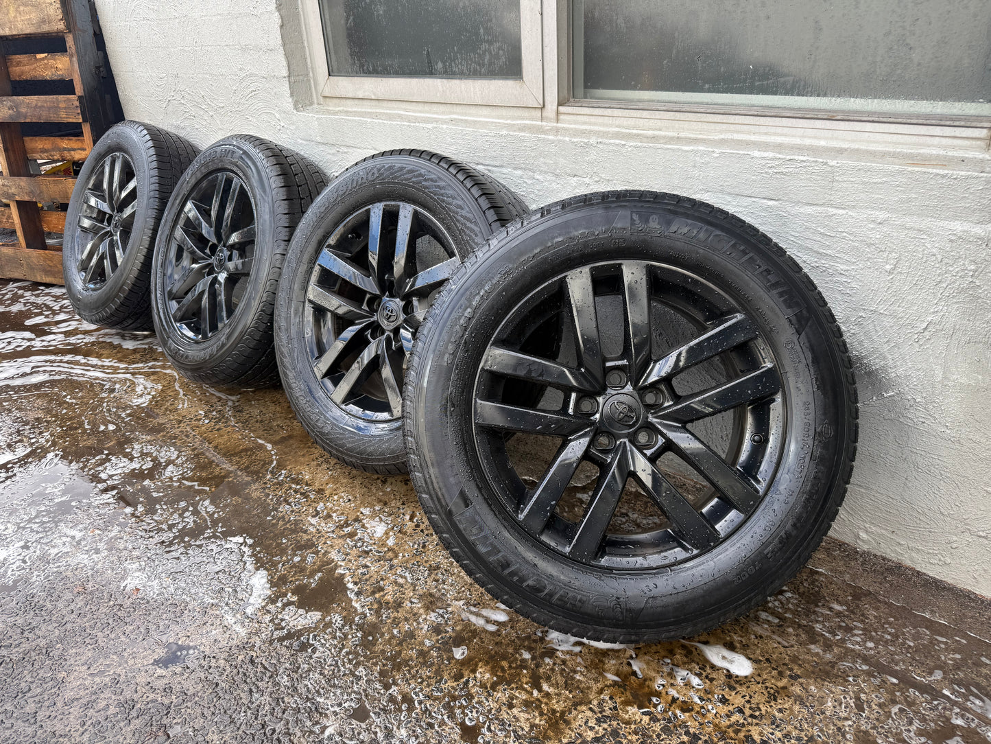 Toyota Kluger 18” Alloy Wheels with Very Good Tyres