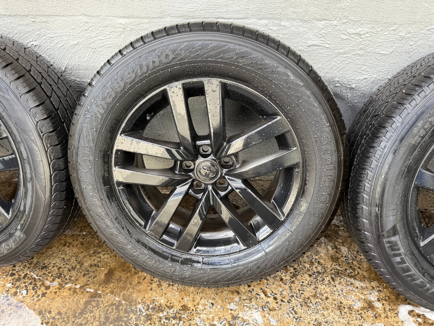 Toyota Kluger 18” Alloy Wheels with Very Good Tyres