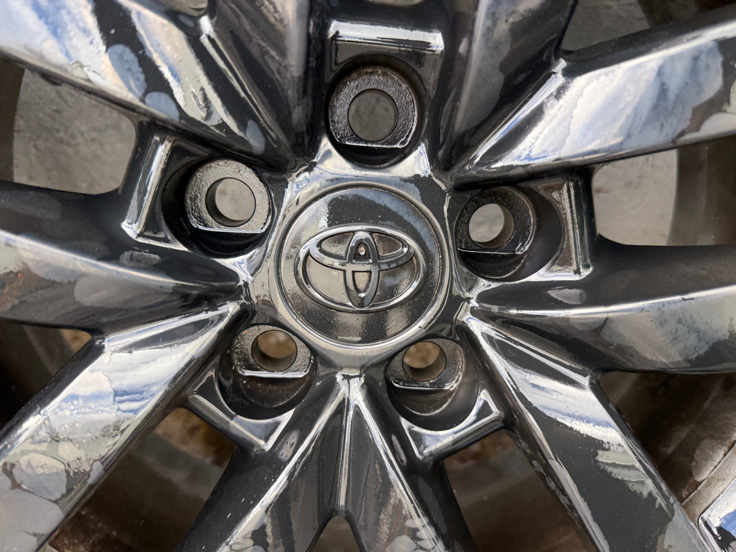 Toyota Kluger 18” Alloy Wheels with Very Good Tyres