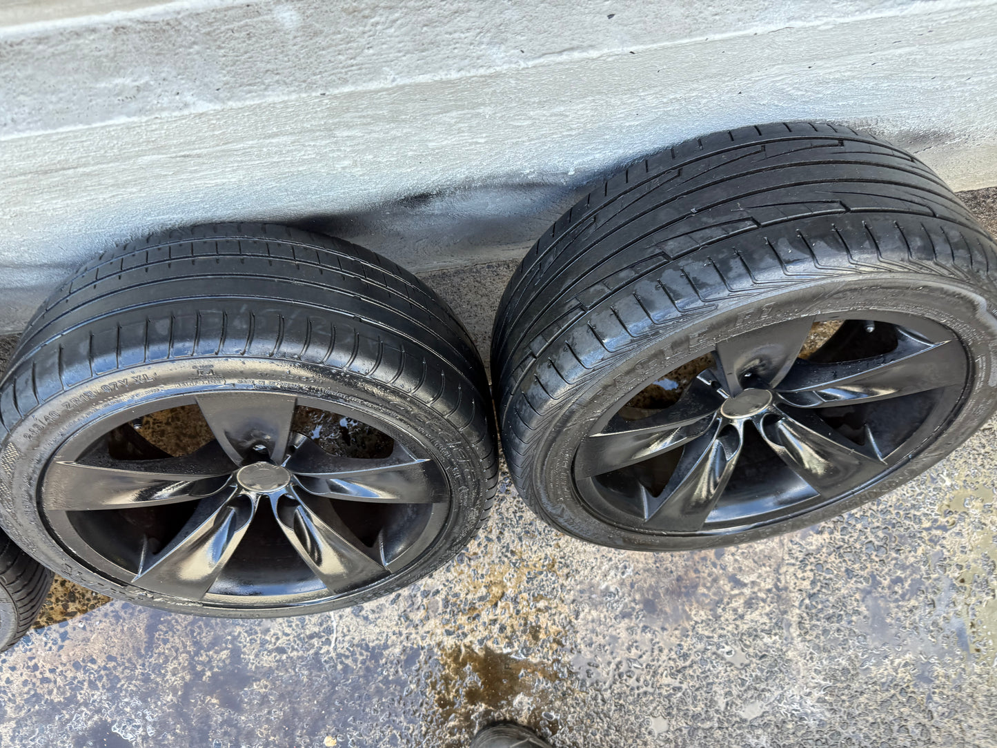 BMW/Holden Commodore 5 Spoke Black 18” Alloy Wheels with Good Tyres