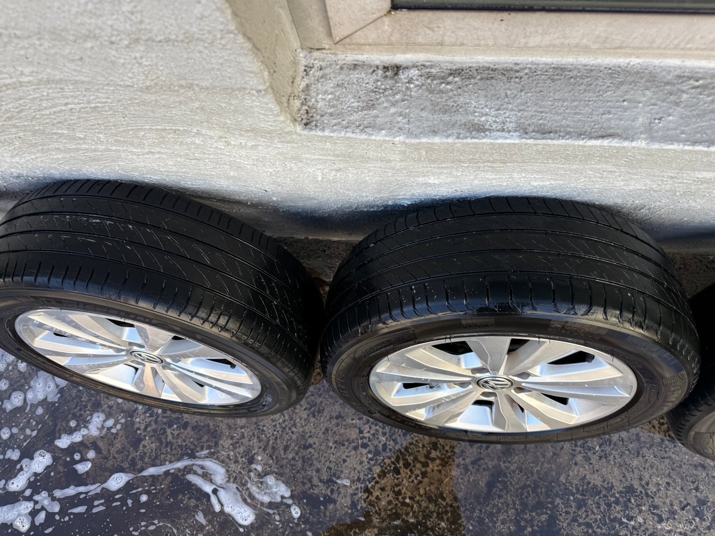Volkswagen Golf 16” Alloy Wheels with Good Tyres