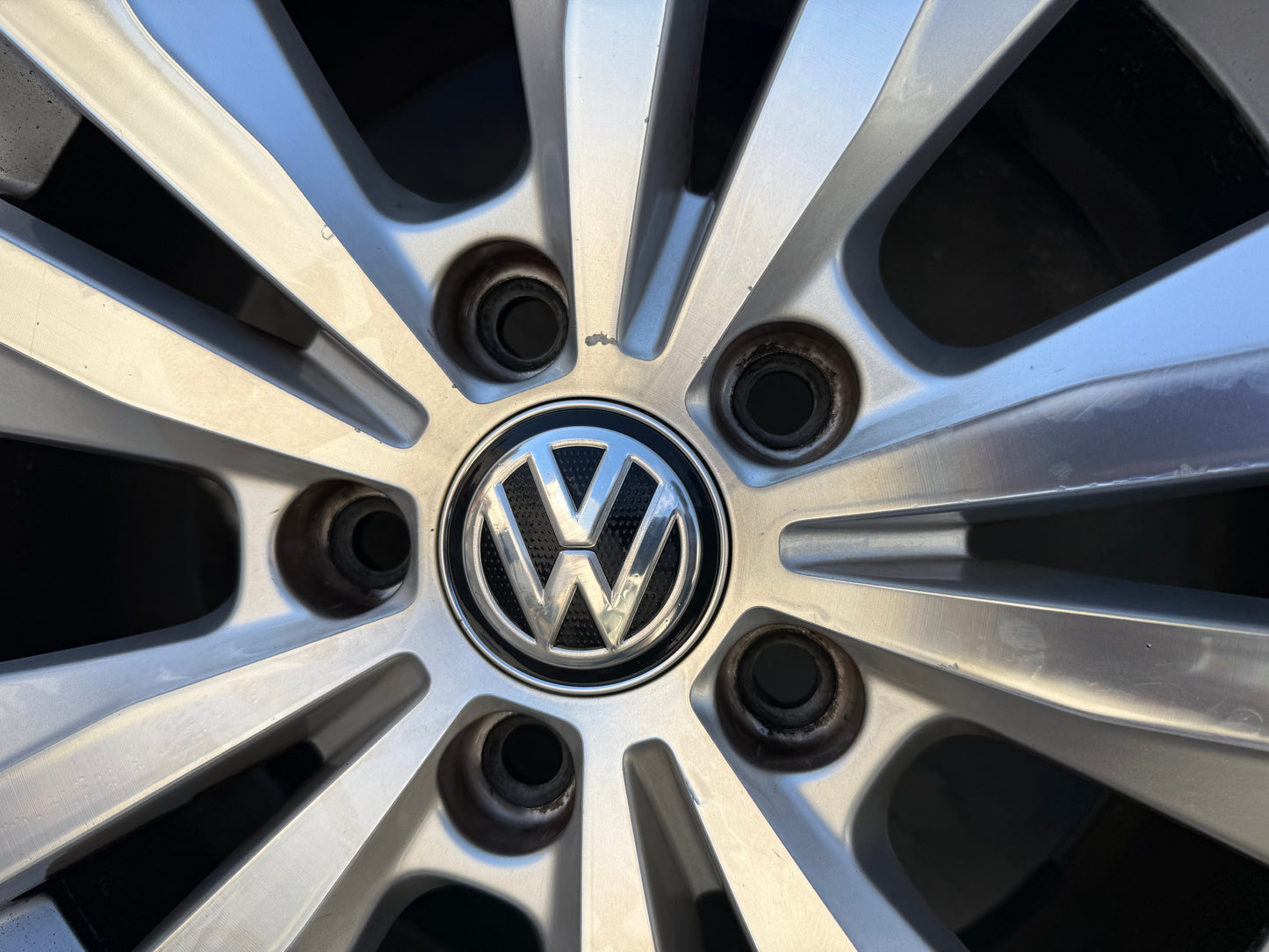 Volkswagen Golf 16” Alloy Wheels with Good Tyres