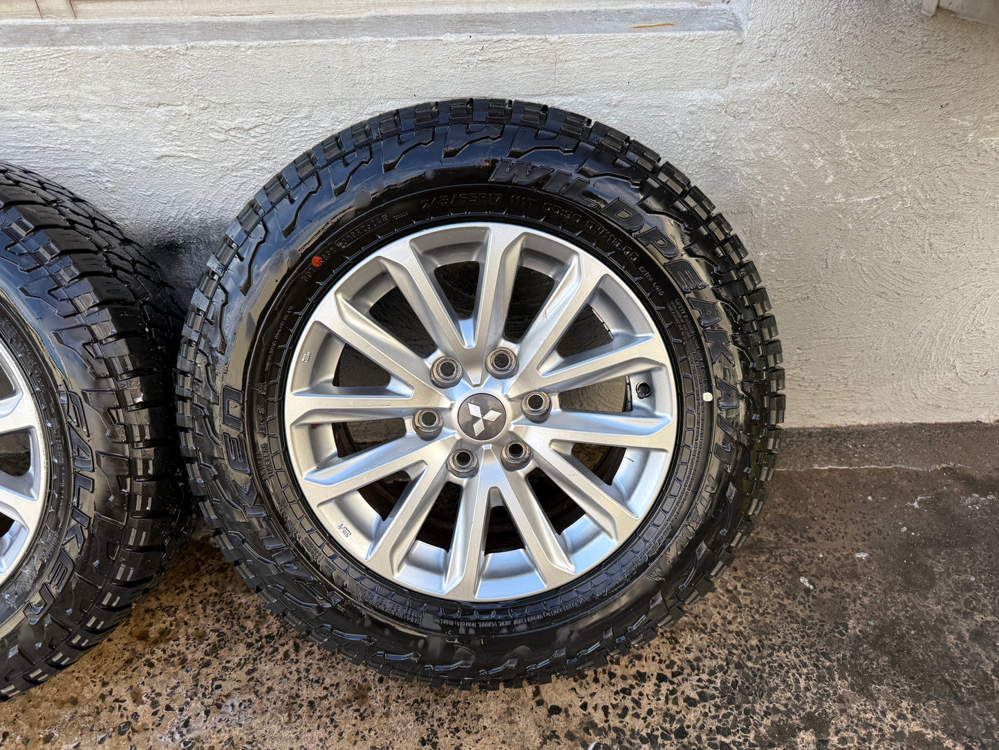 Mitsubishi Triton 17” Alloy Wheels with Good Tyres