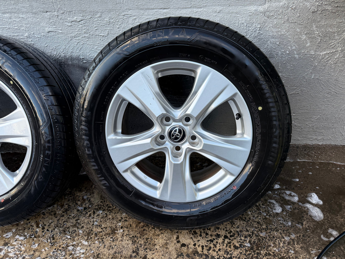 Toyota RAV4 17” Alloy Wheels with Very Good Tyres