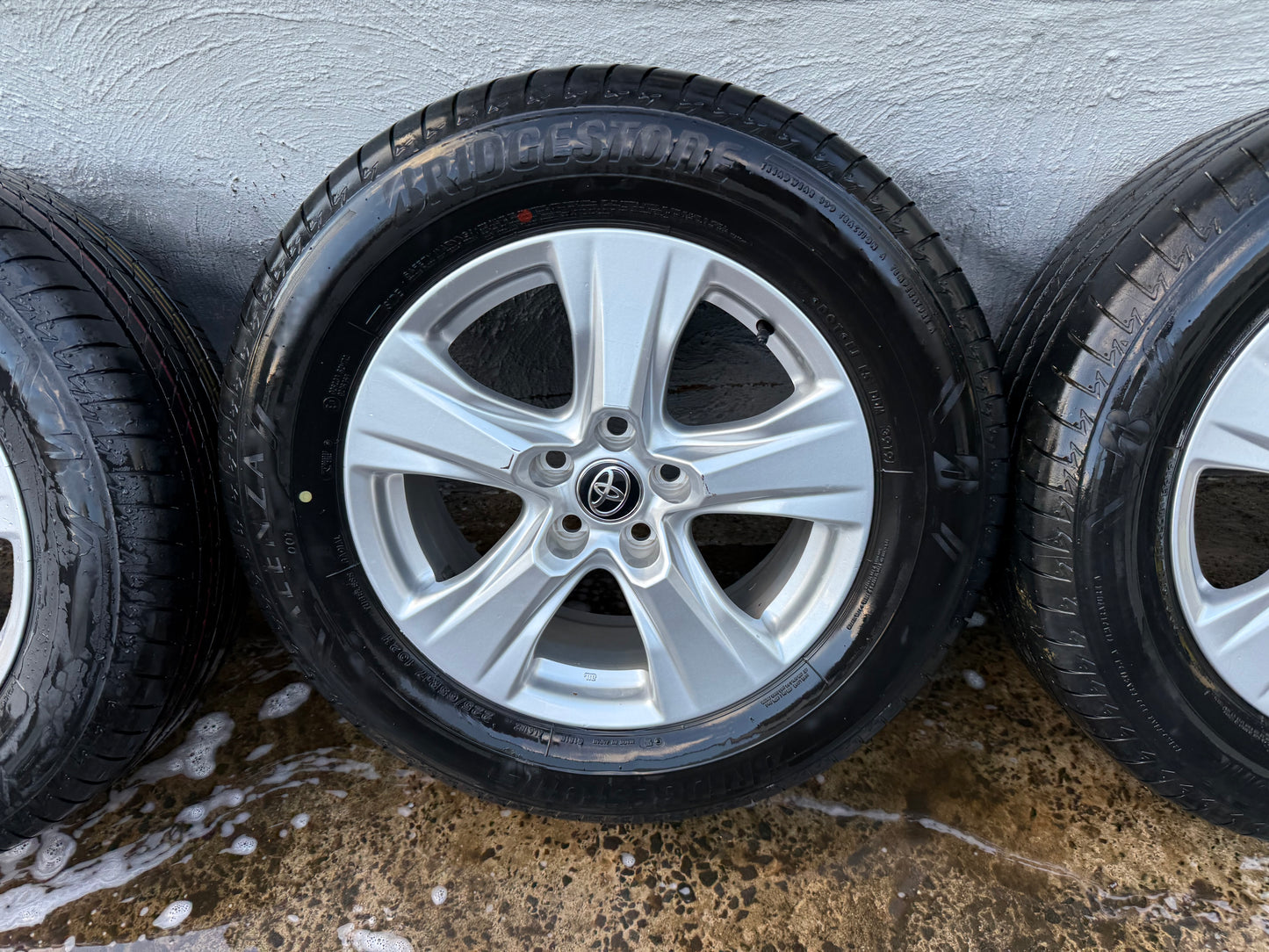 Toyota RAV4 17” Alloy Wheels with Very Good Tyres
