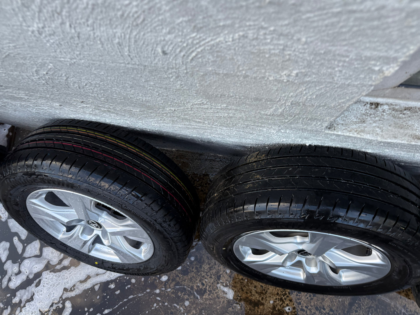 Toyota RAV4 17” Alloy Wheels with Very Good Tyres