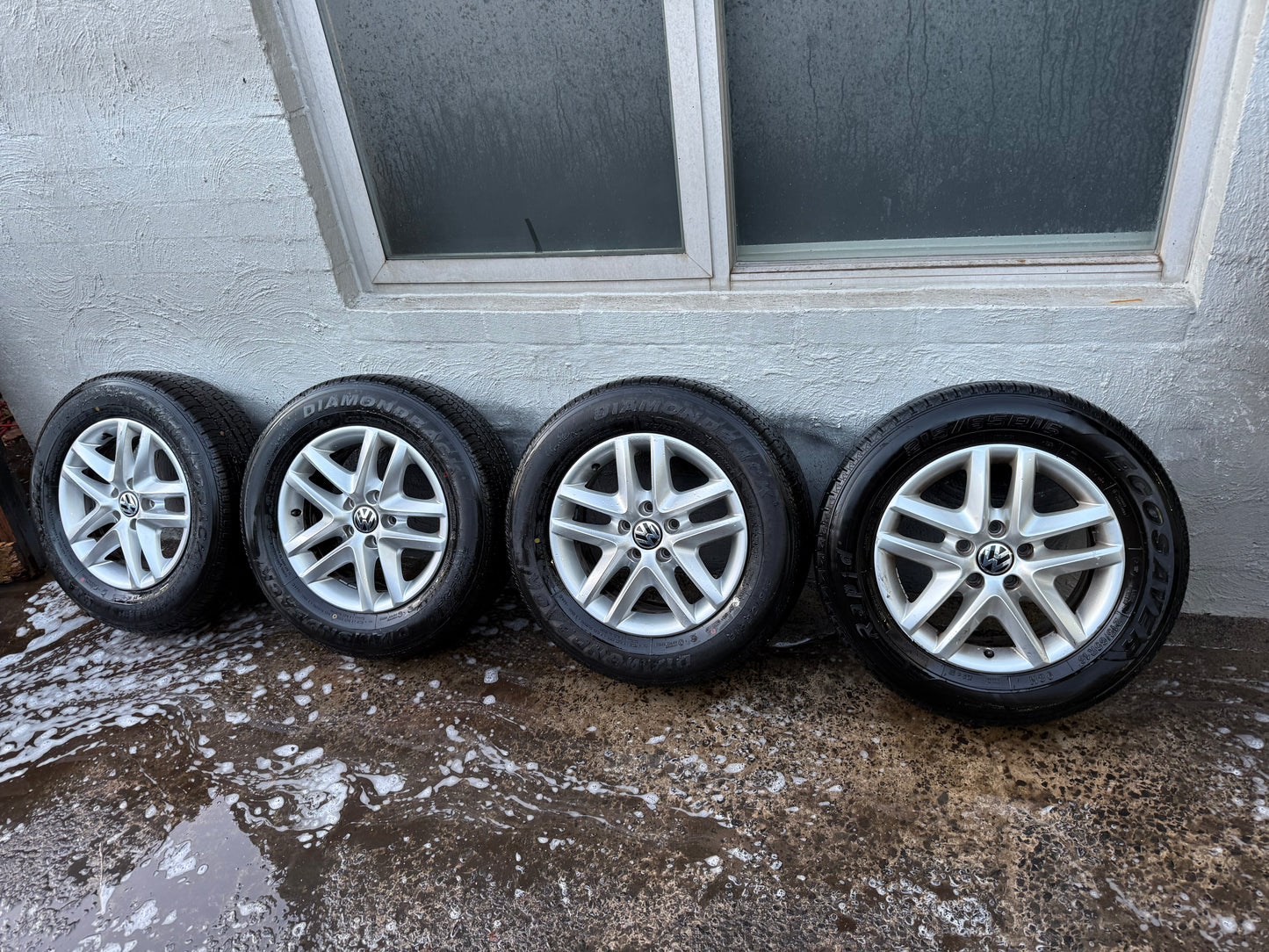 Volkswagen Tiguan 16” Alloy Wheels with Good Tyres