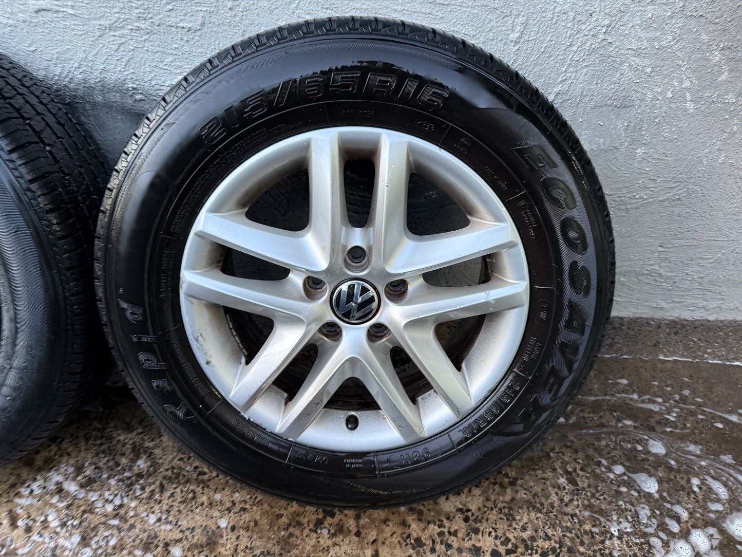 Volkswagen Tiguan 16” Alloy Wheels with Good Tyres