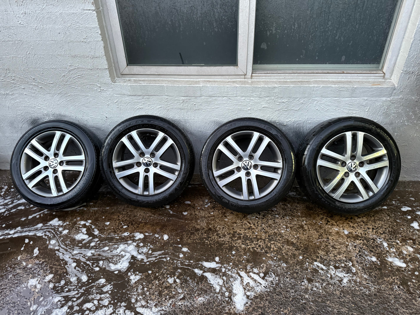Volkswagen Tiguan 16” Alloy Wheels with Good Tyres