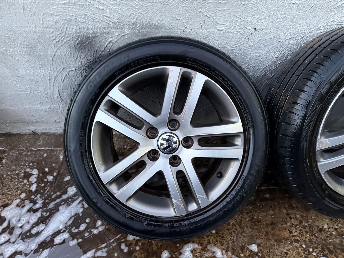 Volkswagen Tiguan 16” Alloy Wheels with Good Tyres