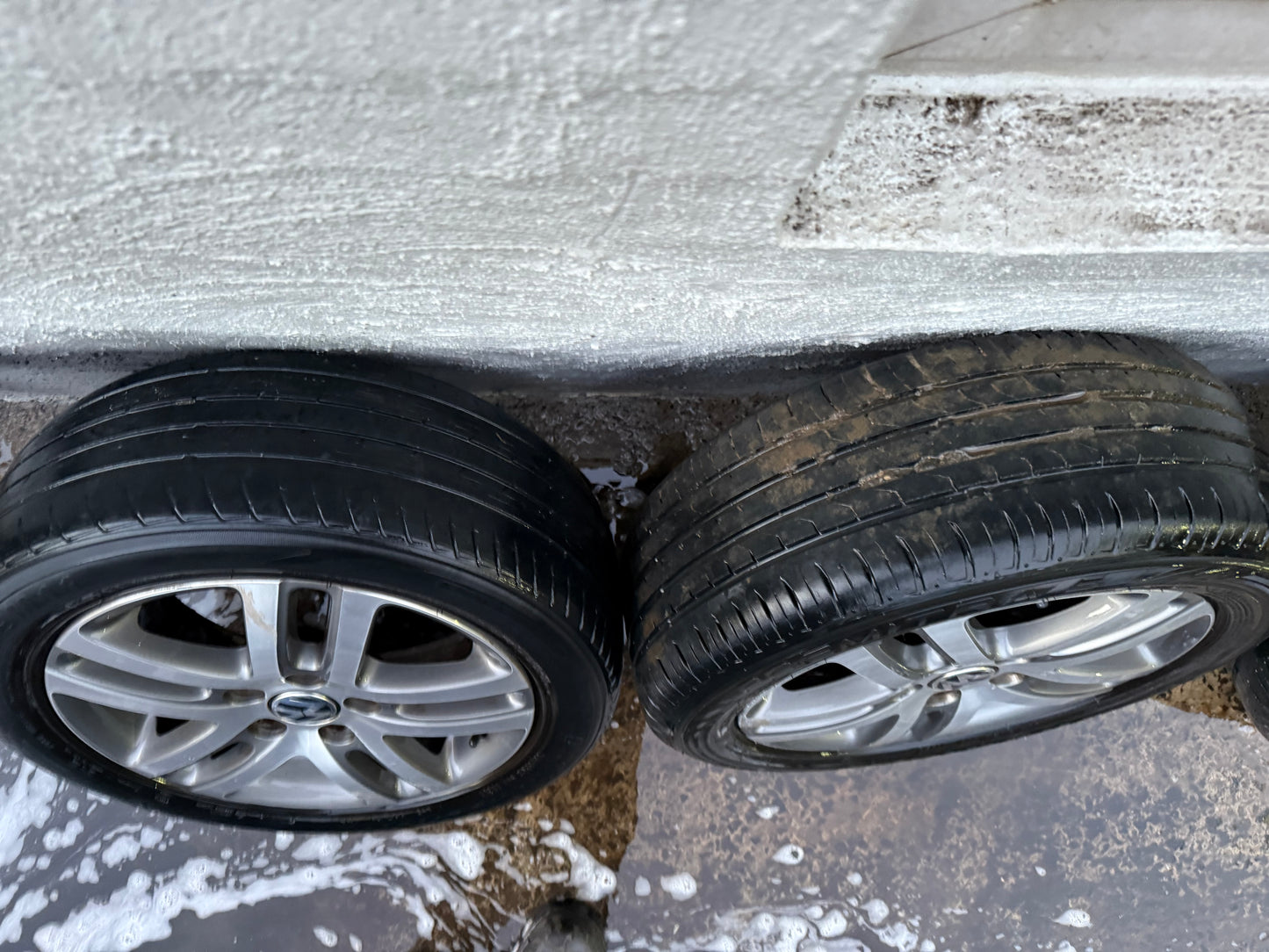 Volkswagen Tiguan 16” Alloy Wheels with Good Tyres