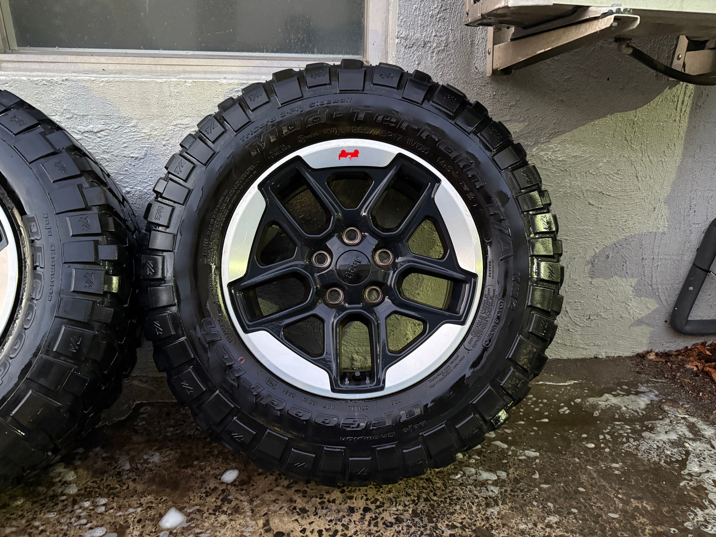 Jeep Gladiator/Rubicon/Wrangler 17” Alloy Wheels with Very Good Tyres Set of 5