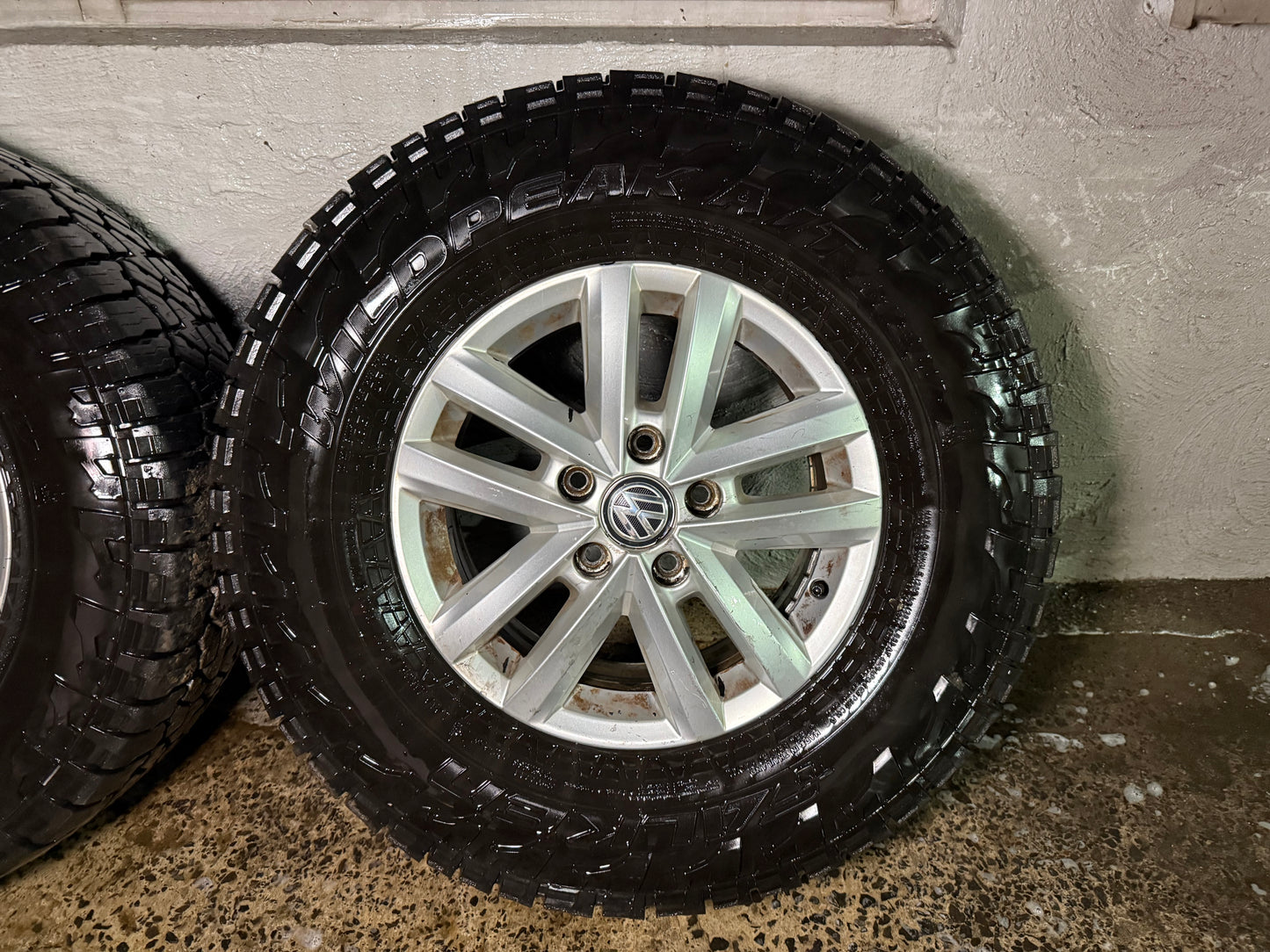 Volkswagen Amarok 16” Alloy Wheels with Excellent Tyres