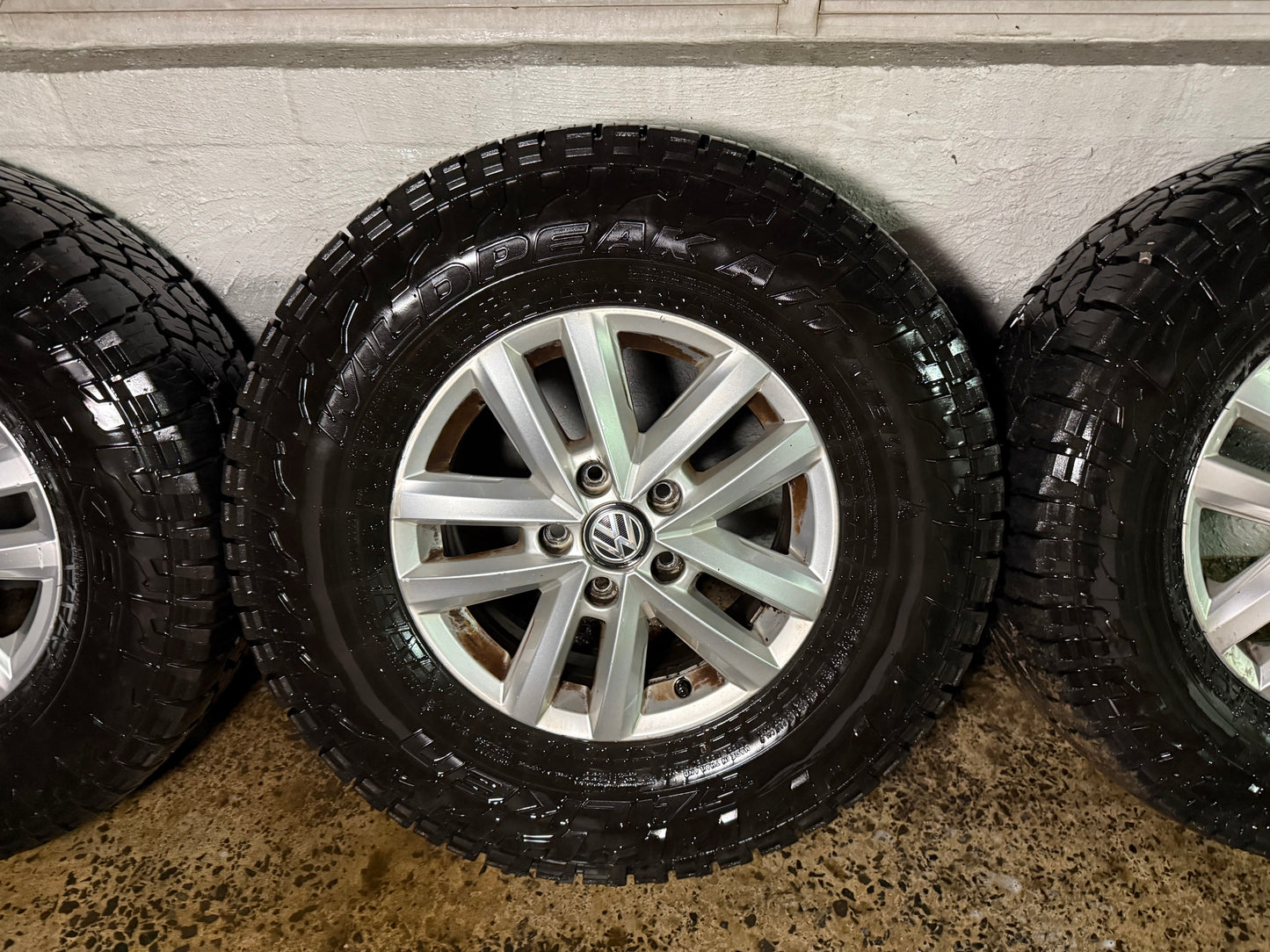 Volkswagen Amarok 16” Alloy Wheels with Excellent Tyres