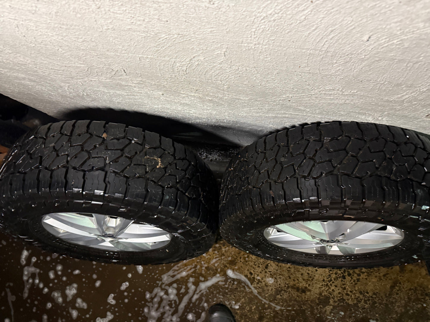 Volkswagen Amarok 16” Alloy Wheels with Excellent Tyres