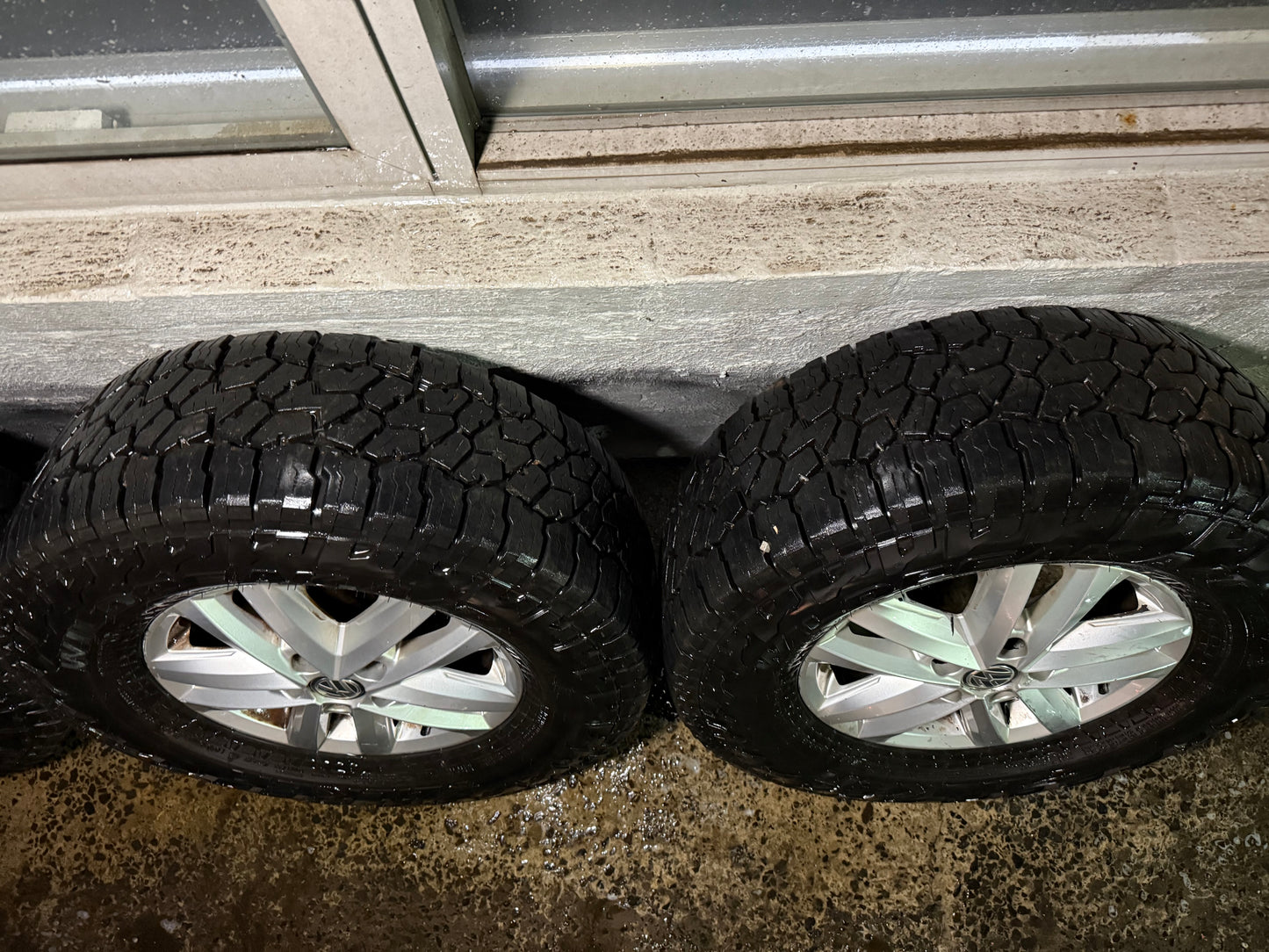 Volkswagen Amarok 16” Alloy Wheels with Excellent Tyres