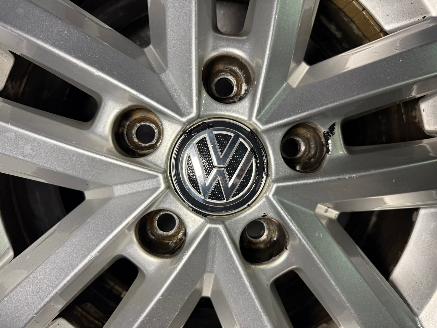 Volkswagen Amarok 16” Alloy Wheels with Excellent Tyres