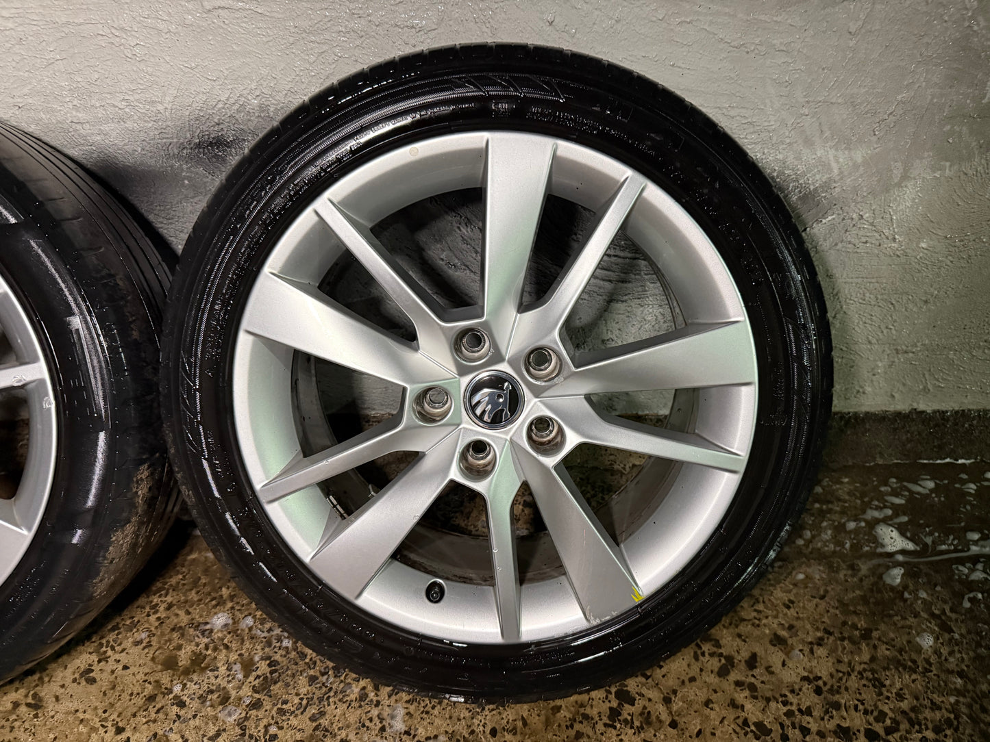 Skoda Octavia 17” Alloy Wheels with Good Tyres