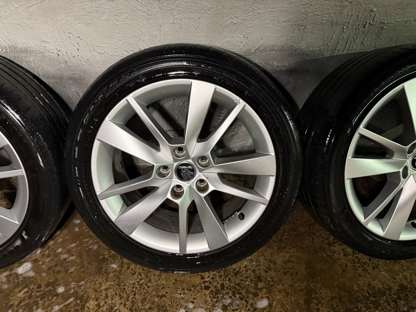 Skoda Octavia 17” Alloy Wheels with Good Tyres