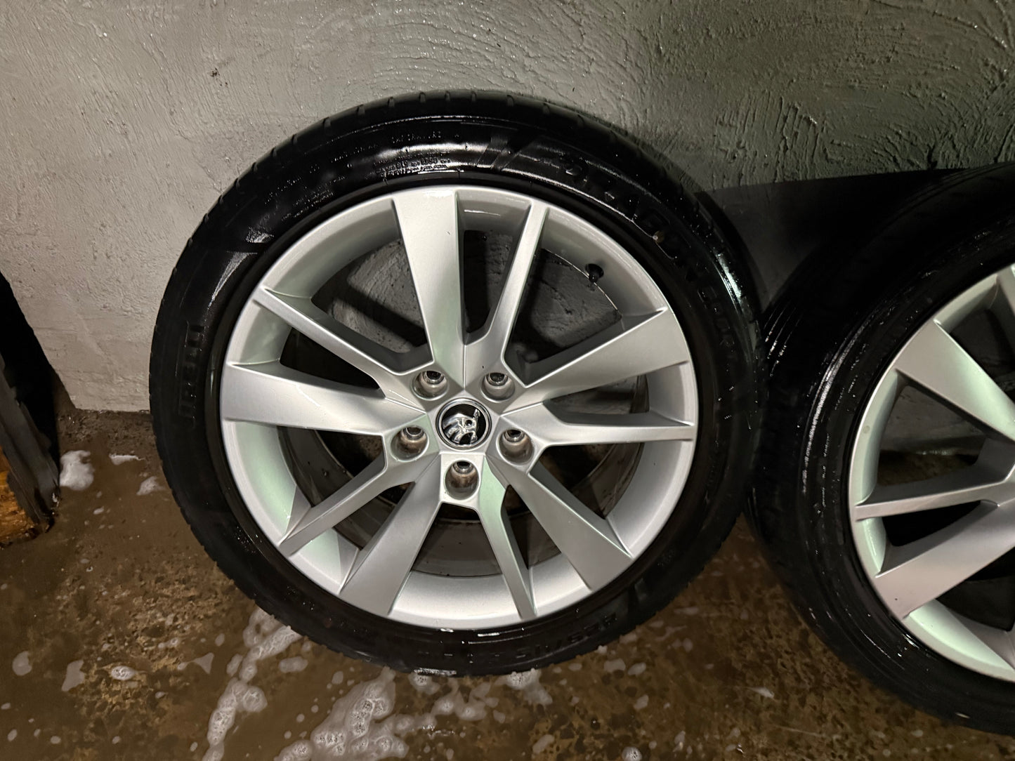 Skoda Octavia 17” Alloy Wheels with Good Tyres