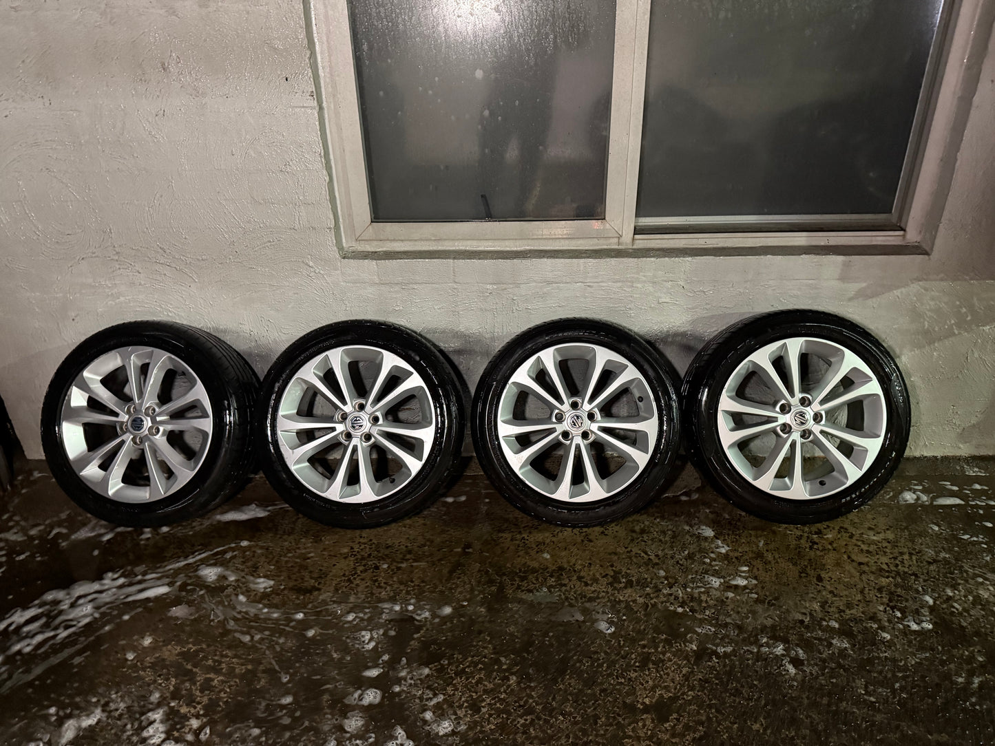 MG6 GT 17” Alloy Wheels with Excellent Tyres