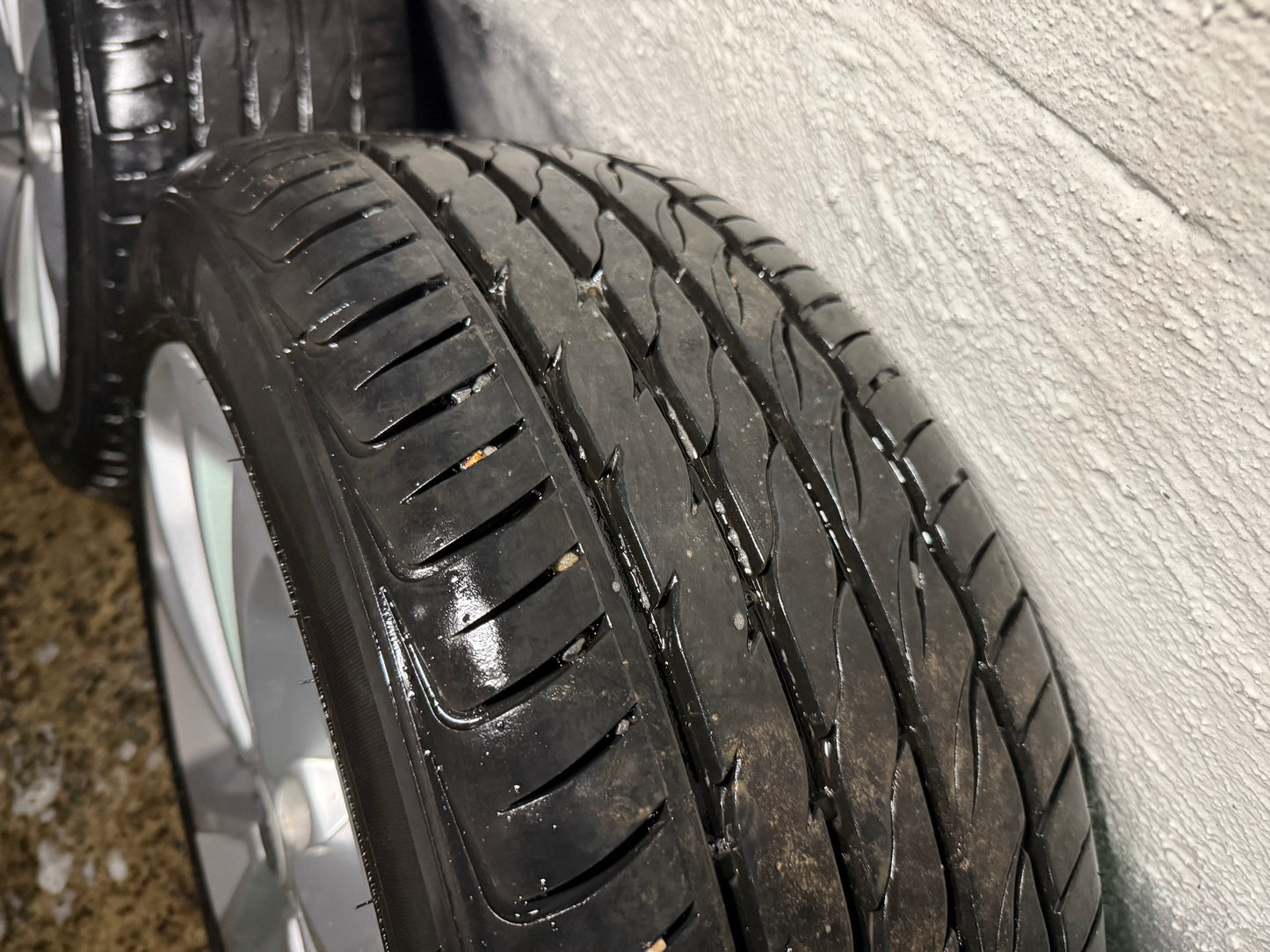 MG6 GT 17” Alloy Wheels with Excellent Tyres