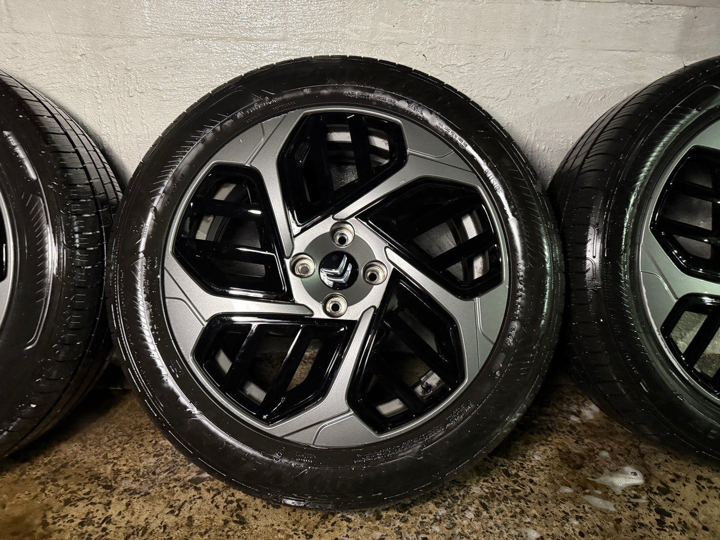 Citroen C4 18” Alloy Wheels with Excellent Tyres