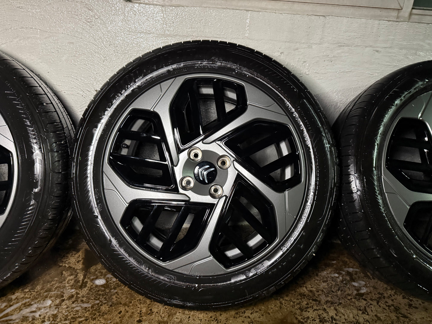 Citroen C4 18” Alloy Wheels with Excellent Tyres