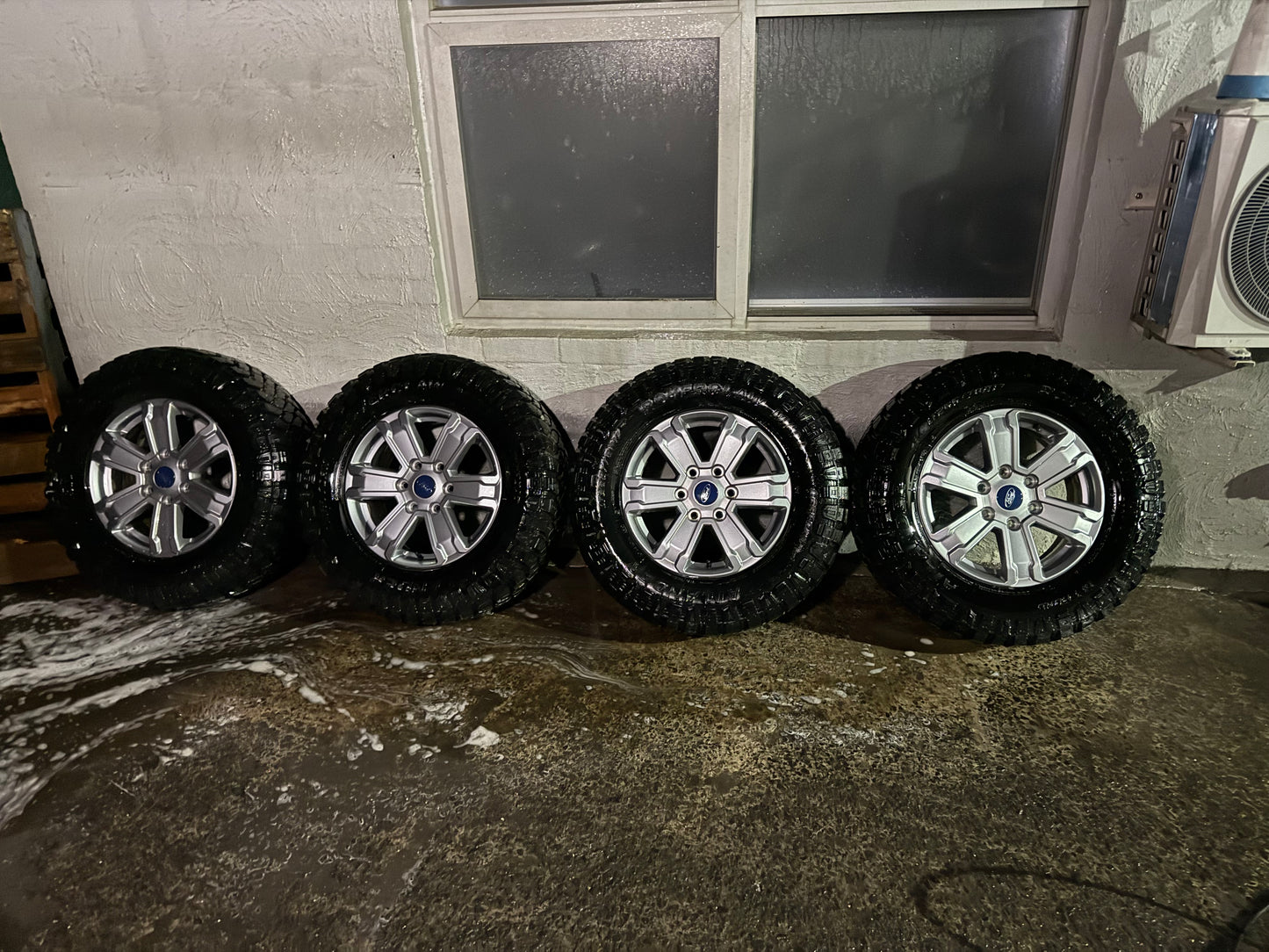 Ford Ranger 17” Alloy Wheels with 32” Mud Tyres