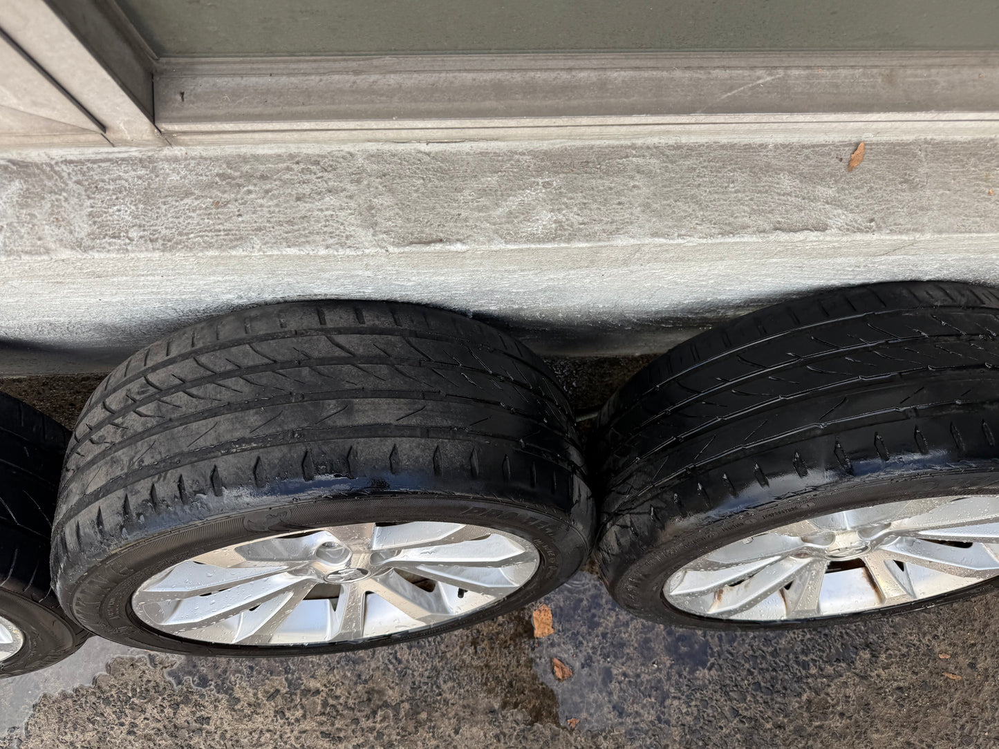 Holden Commodore VE/VF 18” Alloy Wheels with Tyres