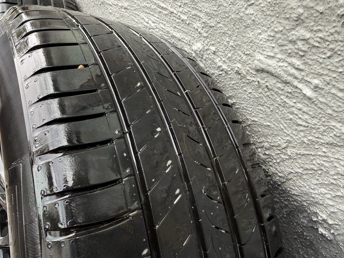 Enkie SC46 17” Alloy Wheels with Good Tyres