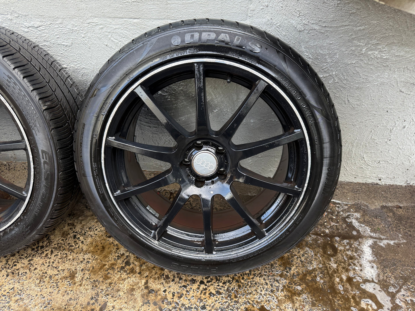 Audi Q3/Q5 20” Alloy Wheels with Very Good Tyres